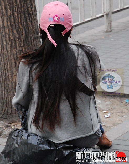 09 3月抽烟的韩国少妇的单鞋[8P]